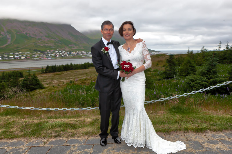 Komu til Siglufjarðar til að gifta sig