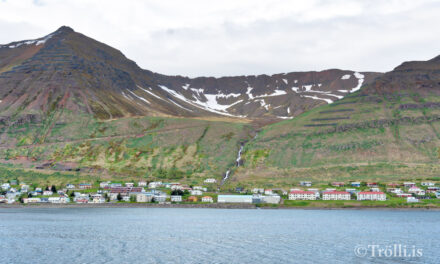 Viðvaranir á gönguleið upp í Hvanneyrarskál