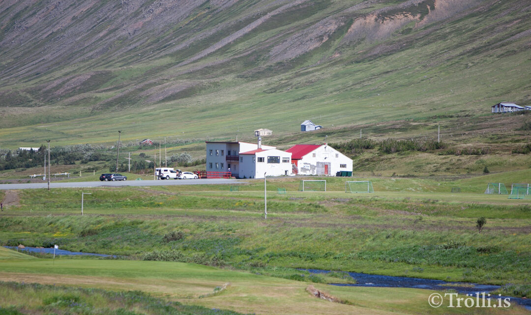 Rafhleðslustöðvar við Hól