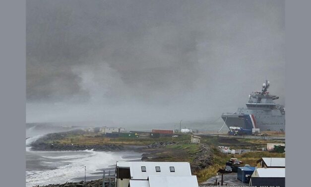 Stórbrotnar myndir frá óveðrinu á Siglufirði