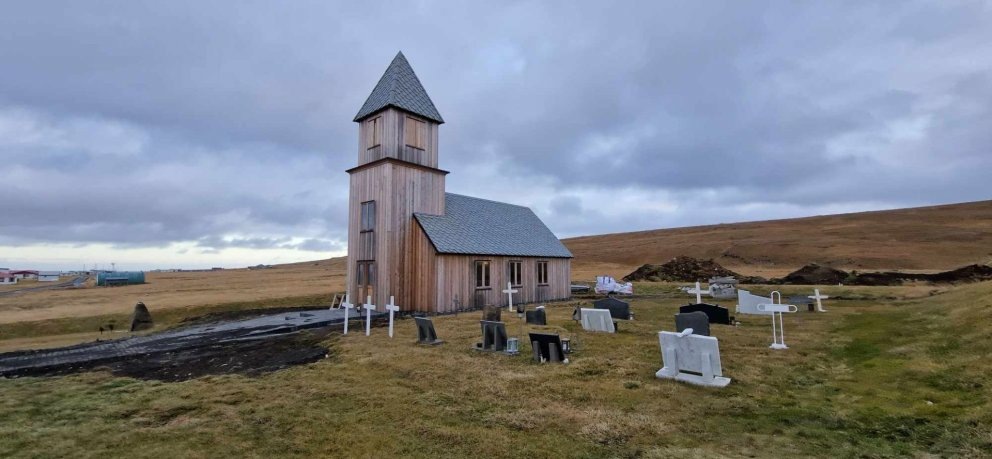 Íbúar vinna að kirkjubyggingu í Grímsey