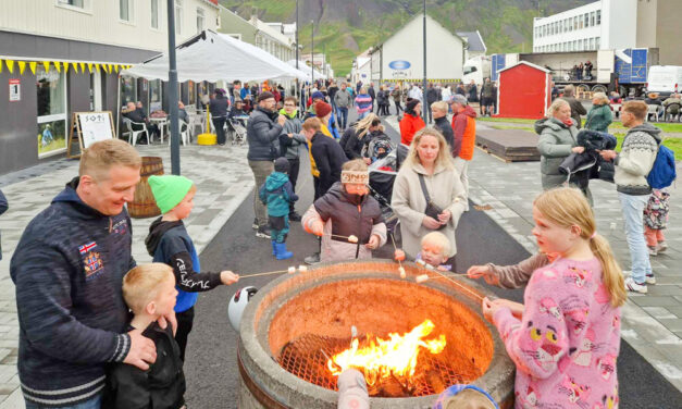 Talið er að 6 -7 þúsund manns hafi sótt Síldarævintýrið heim