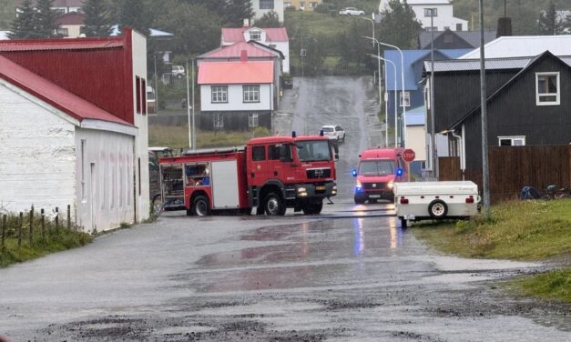 Úrhelli á Tröllaskaga og biluð dæla í fráveitukerfi Siglufjarðar