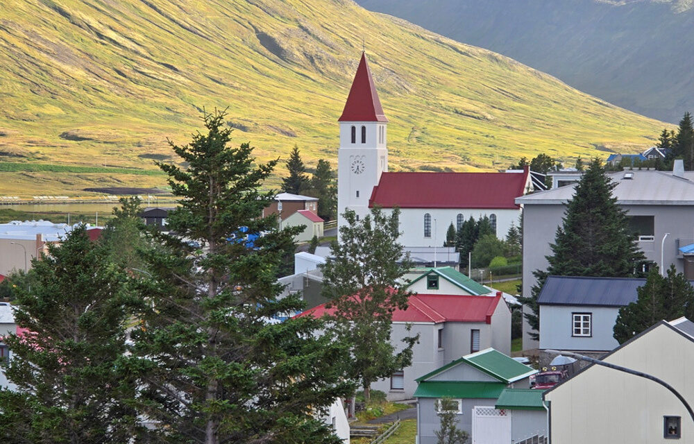 Gáfu Siglufjarðarkirkju nýjan kross