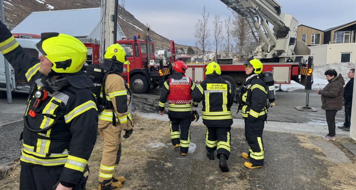 Eldur í húsi við Eyrargötu á Siglufirði