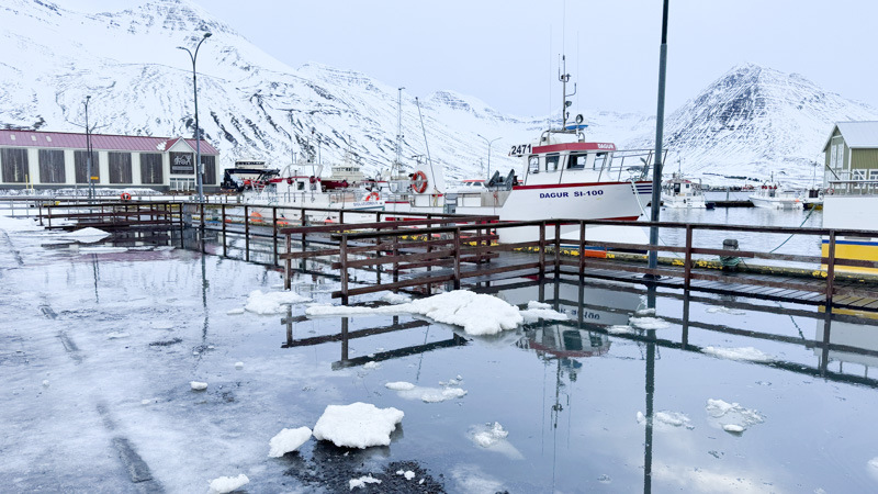 Mjög há sjávarstaða – Eigendur báta eru hvattir til að huga að þeim