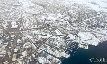 Danski flugherinn með aðflugsæfingar að Akureyrarflugvelli í dag