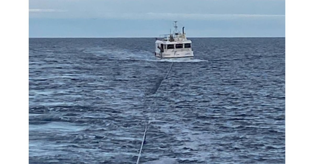 Áhöfn Húnabjargar kom báti til aðstoðar á Húnaflóa