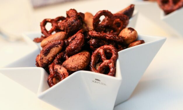 Krydduð pretzel- og hnetublanda 