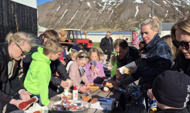 Skíðavertíðinni slúttað með grillveislu