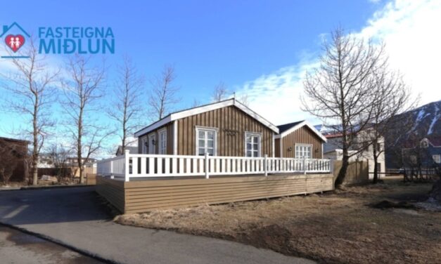Sigríður fv. bæjarstjóri selur á Siglufirði