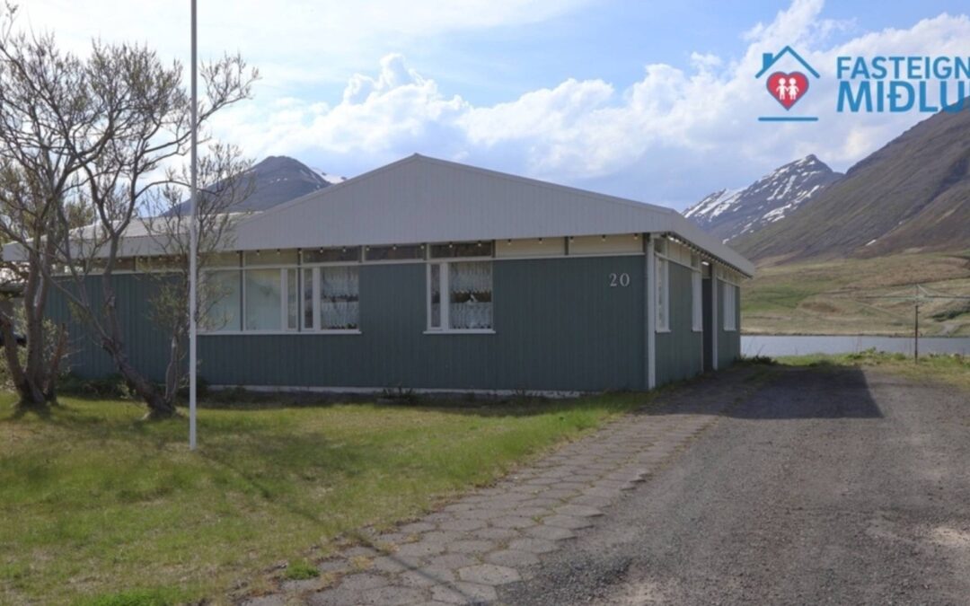 Einbýlishús með útsýni yfir Ólafsfjarðarvatn til sölu