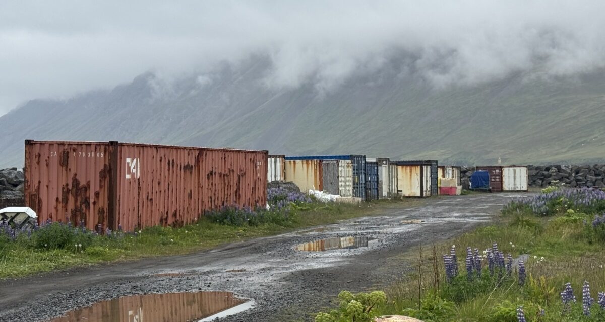 Færa gámasvæðið við Öldubrjót