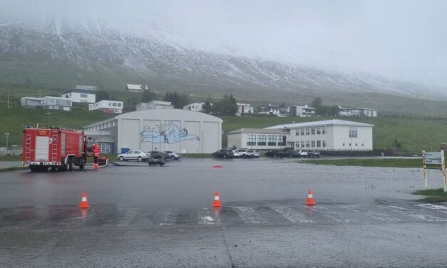 Óvissustigi aflétt – Íbúar hvattir til að fylgjast með breytingum í landslagi