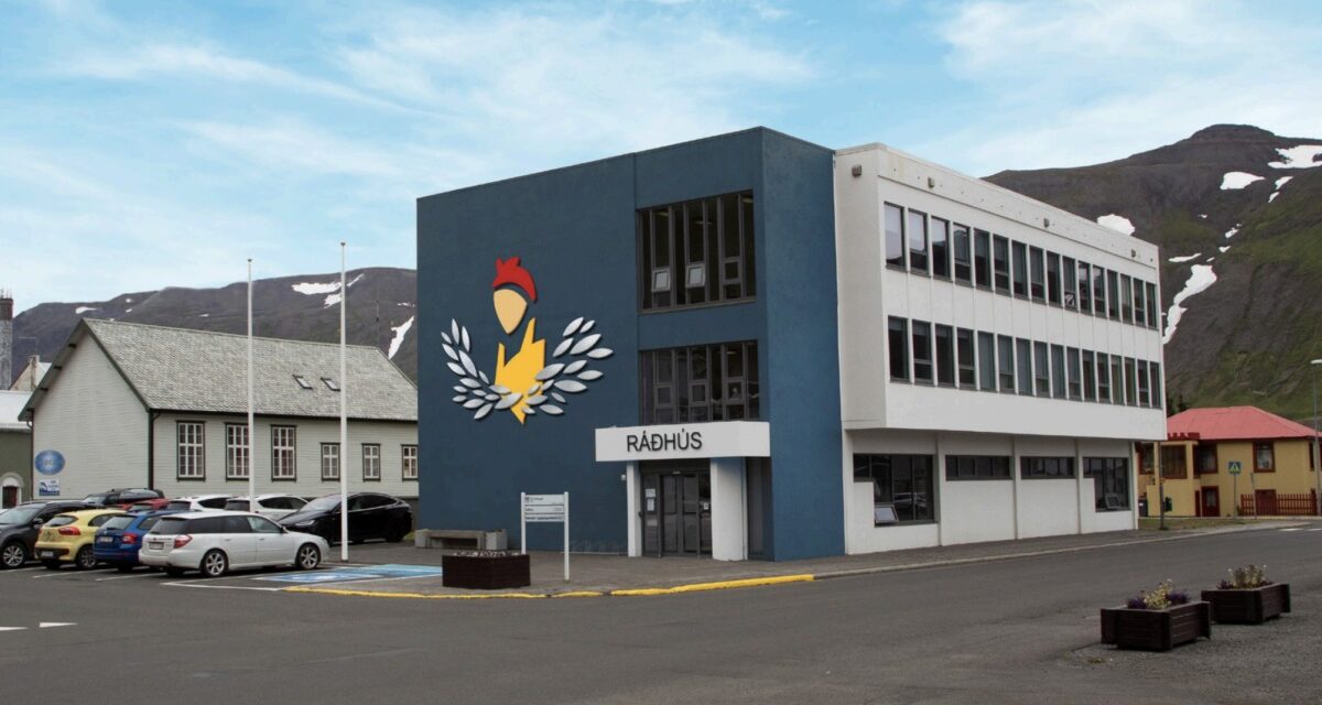 Vill gera listaverk á Ráðhúsi Fjallabyggðar