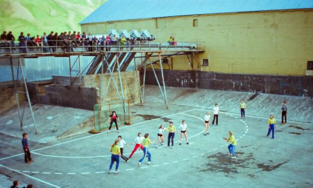 Handbolti í SR loðnuþró – 10 myndir