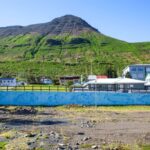 Börnin máluðu veggmynd við gamla malarvöllinn