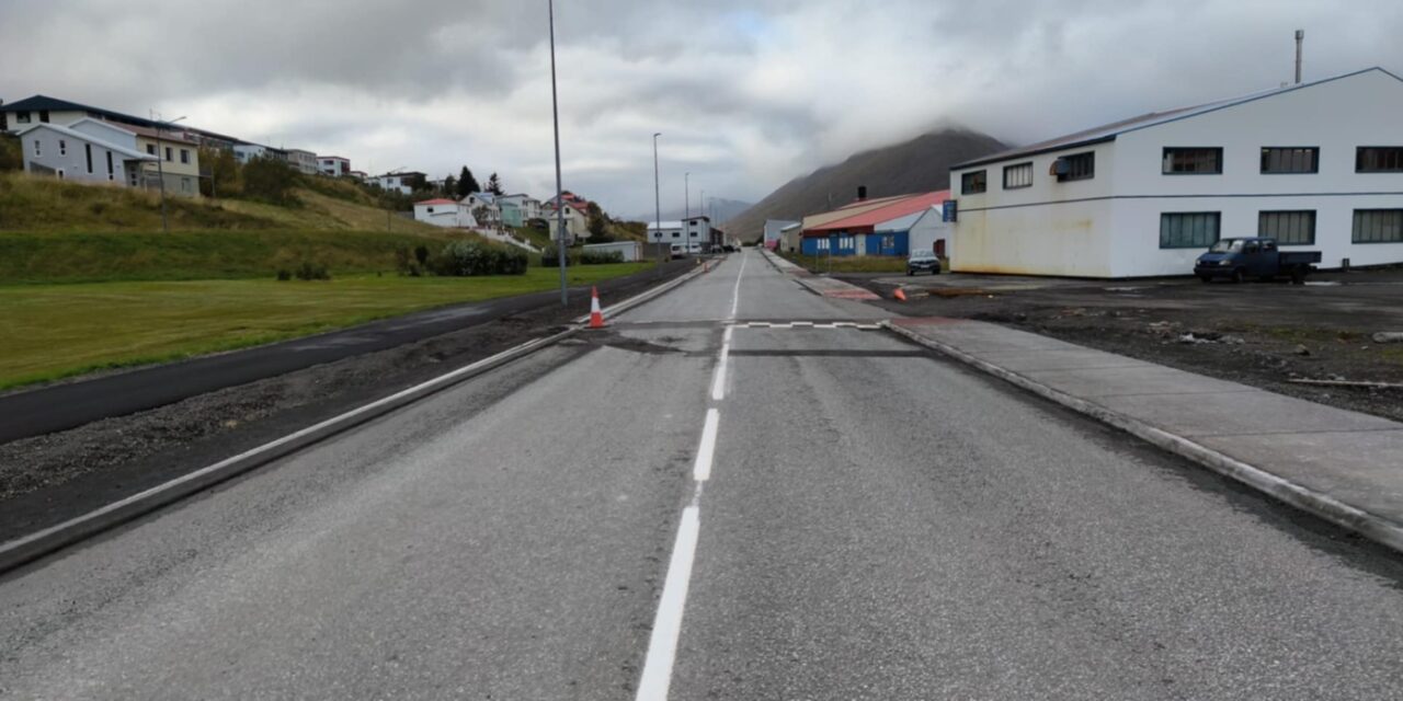 Miðlínan í Ólafsfirði orðin bein