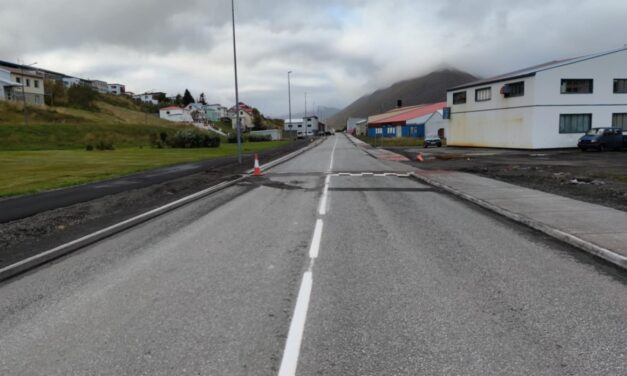 Miðlínan í Ólafsfirði orðin bein