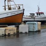 Tóm fiskikör á víð og dreif við Ólafsfjarðarhöfn – Hætta á tjóni og slysum
