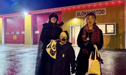 Slökkvilið Fjallabyggðar dreifði 200 endurskinsmerkjum á hrekkjavöku