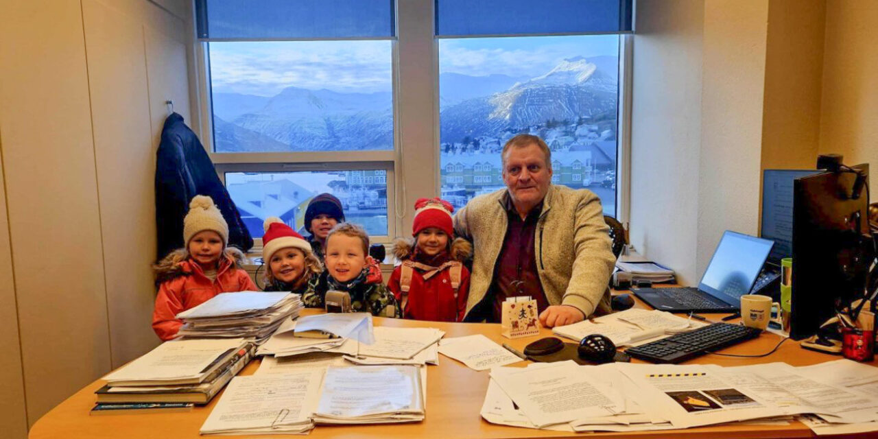 Í heimsókn á bæjarskrifstofuna