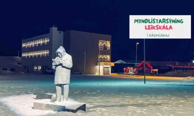 Myndlistasýning barnanna á Leikskálum í ráðhúsinu á Siglufirði