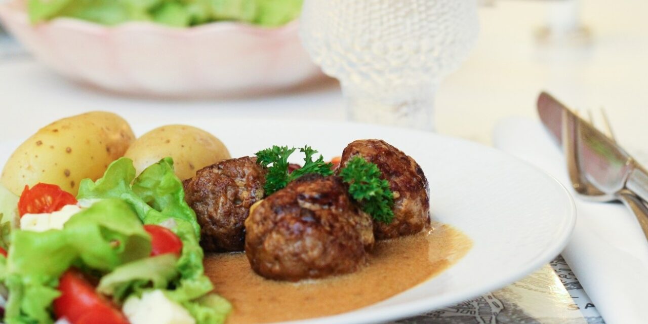 Kjötbollur með fetaosti í rjómasósu 