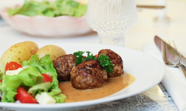 Kjötbollur með fetaosti í rjómasósu 