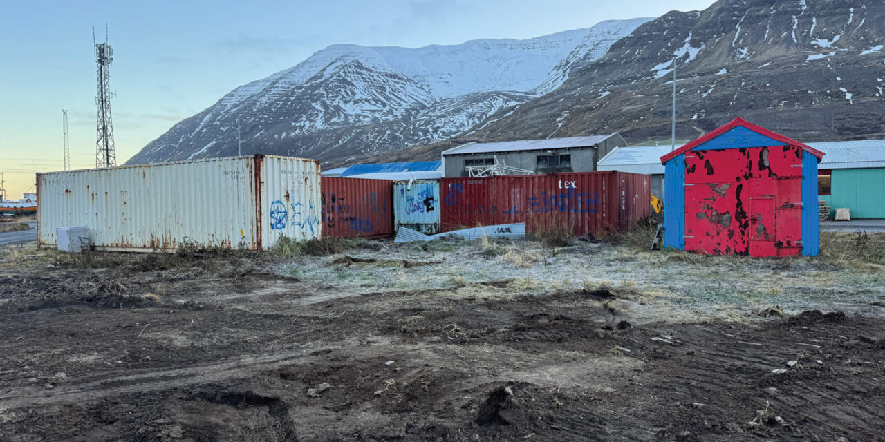 Fjallabyggð tekur til á gámageymslusvæðinu á Ólafsfirði – Hvetur eigendur til aðgerða
