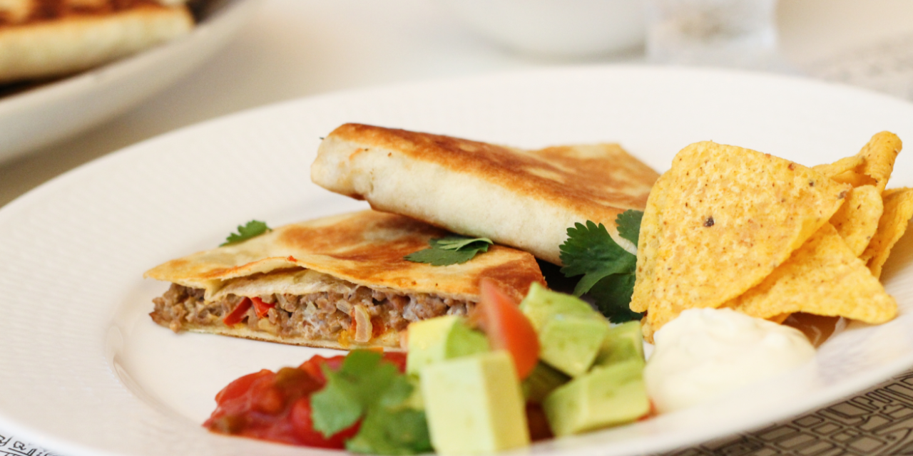 Quesadillas með nautahakksfyllingu í sweet chili rjómaosti