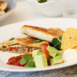 Quesadillas með nautahakksfyllingu í sweet chili rjómaosti