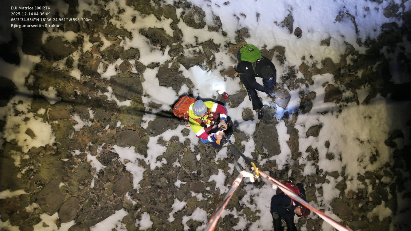 Göngufólki komið til bjargar efst í Brimnesi í Ólafsfirði