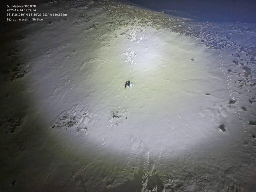 Göngufólki komið til bjargar efst í Brimnesi í Ólafsfirði