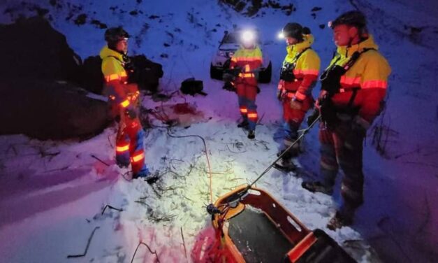 Flugeldasala Björgunarsveitarinnar Stráka opin til 15:00 í dag