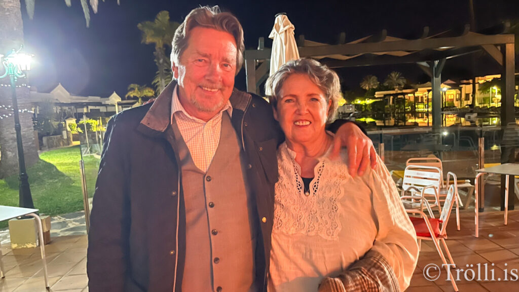 Borðin svignuðu undan kræsingum á jólahlaðborði á Gran Canaria