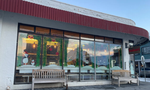 Aðalbakarí og smáréttakvöld hjá Pizzabakaranum skapa hlýja hátíðarstemningu í desember