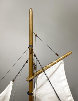 „Þetta er listasmíði“ segir Sigurður Ægisson um handverk Njarðar Sæbergs - Langt var róið og þungur sjór, lítur dagsins ljós