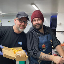 Langþráður Jólaborgari Daníels fyllti Fiskbúð Fjallabyggðar - Myndir Langþráður Jólaborgari Daníels fyllti Fiskbúð Fjallabyggðar