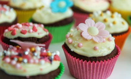 Dásamlegar súkkulaðimöffins með rjómaostakremi