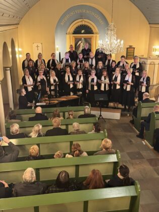 Aðventustemning og sönggleði í Ólafsfjarðarkirkju - Myndir