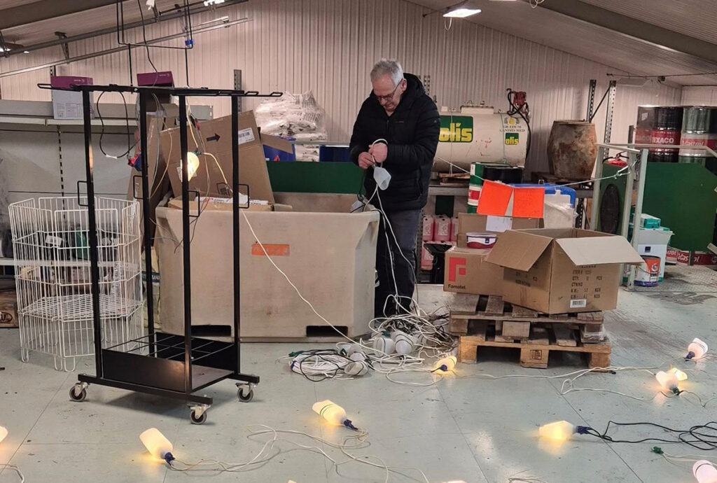 Hvanneyrarskálin í jólabúning, ljósin sett upp um helgina