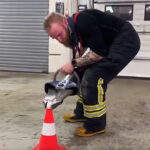 Eggjaþraut slökkviliðsmanna vakti athygli á jólaæfingu ársins – Vídeó