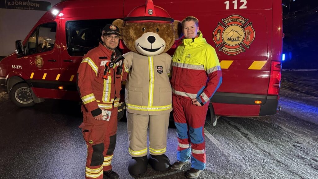 Jólaljós tendruð við Tjarnarborg og hátíðarkvöld í miðbæ Ólafsfjarðar - Myndir