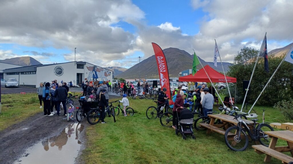 UÍF kveður árið með myndasyrpu og áramótakveðju