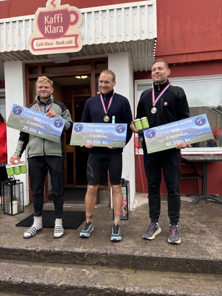 UÍF kveður árið með myndasyrpu og áramótakveðju