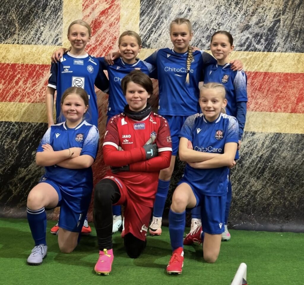 UÍF kveður árið með myndasyrpu og áramótakveðju