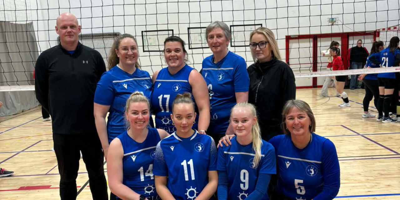 Kvennalið Blakfélags Fjallabyggðar heldur sér í efri hluta 3. deildar eftir fimm leiki um helgina