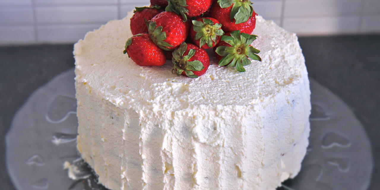 Rjómaterta með jarðaberjum og lemoncurd 