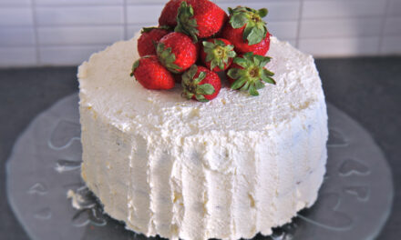 Rjómaterta með jarðaberjum og lemoncurd 